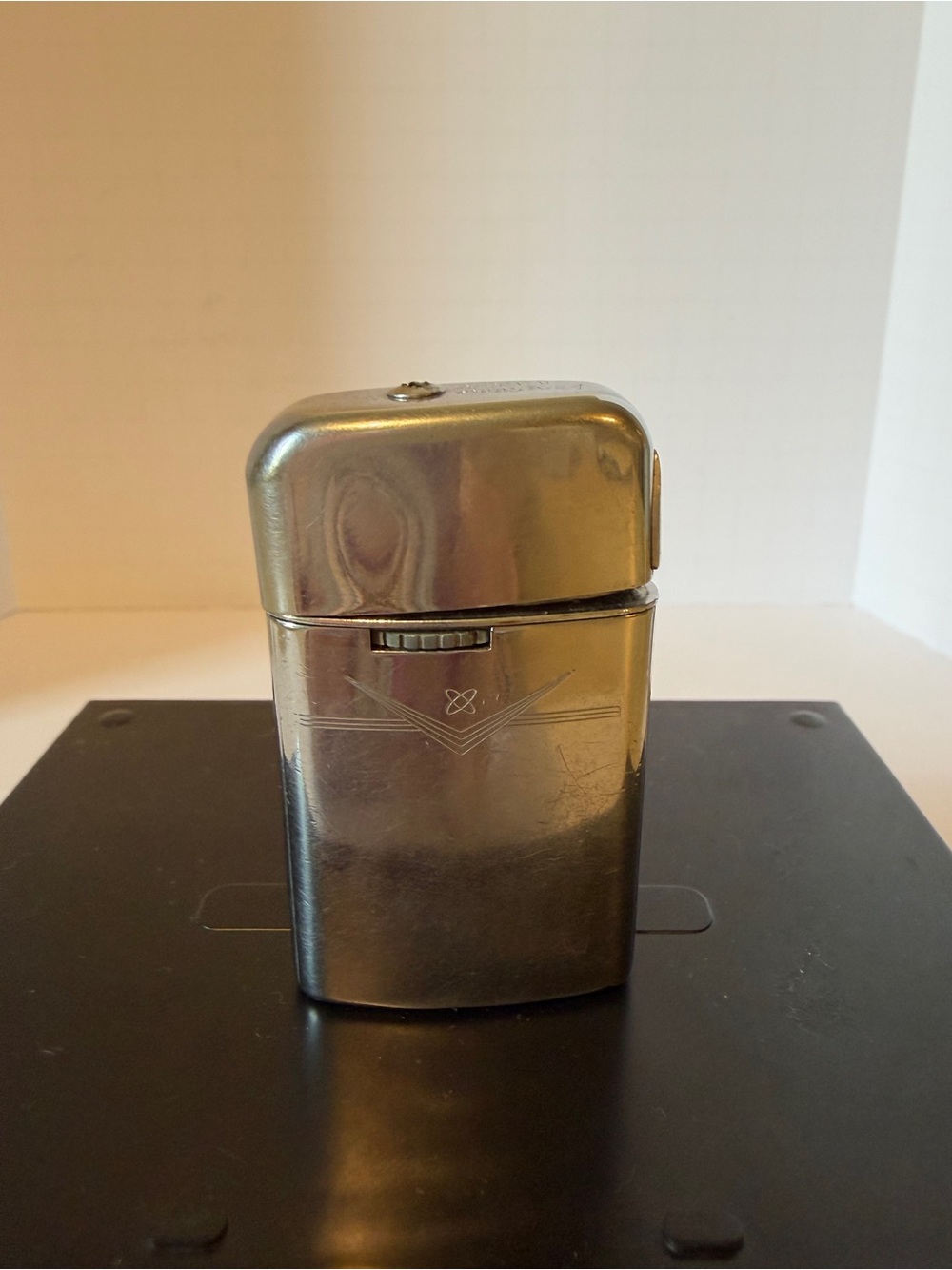 Vintage Ronson Veraflame Windlite Butane Lighter Mid Century Atomic Chevron